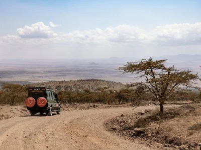 TourCompass-voertuig op safari
