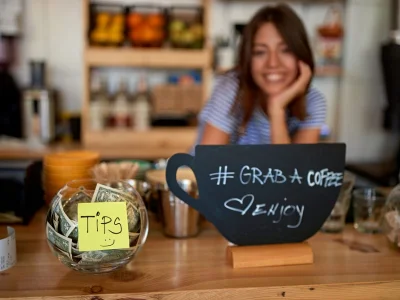 Fooienpot in een café