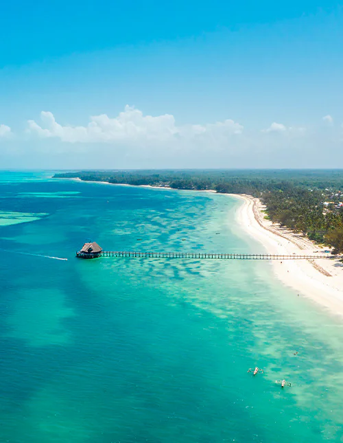 Luchtfoto van Zanzibar, omringd door schitterend turquoise water