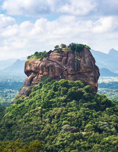 Uitzicht op de Leeuwenrots bij Sigiriya, Sri Lanka