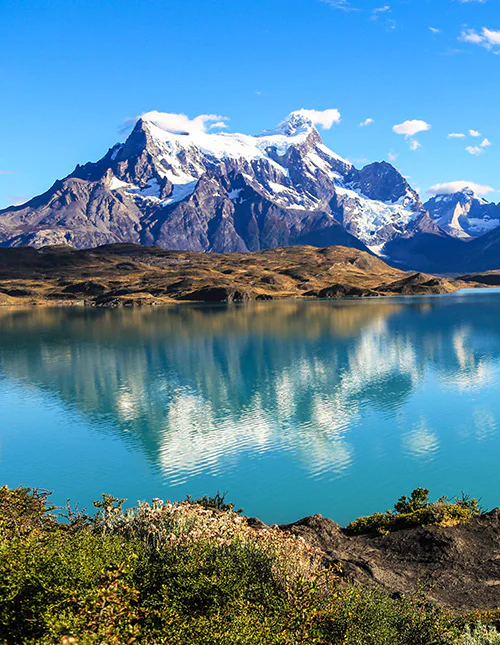 Uitzichten op de bergen en meren in nationaal park Torres del Paine, Chili