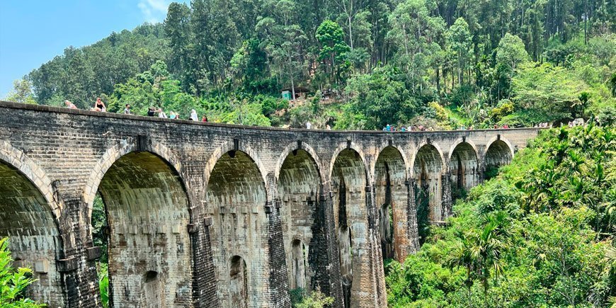De brug met de negen bogen in Sri Lanka