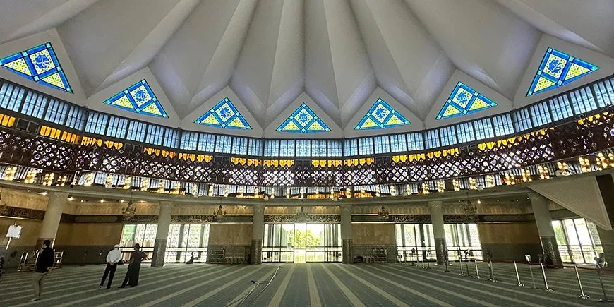 Masjid Negara van binnen gezien