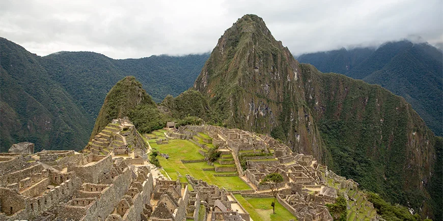 Panoramisch uitzicht op Machu Picchu