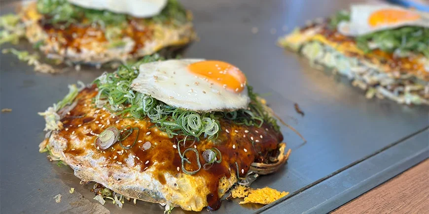 Een Hiroshima-stijl Okonomiyaki