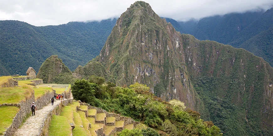 Uitzicht vanaf de bovenste terrassen van Machu Picchu