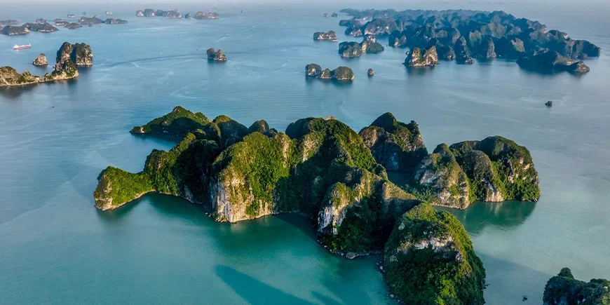 Uitzicht over de Ha Long-baai