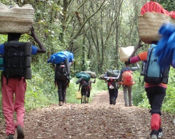 Dragers op Kilimanjaro
