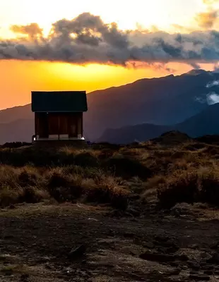 Zonsondergang bij Shira Cave Camp op de Kilimanjaro