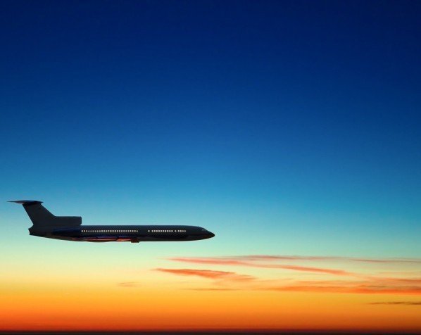 Vliegtuig op weg van Tanzania naar Nederland